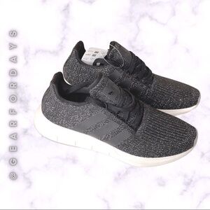 RARE 🆕 SPARKLE ✖️Adidas Swift Run Black